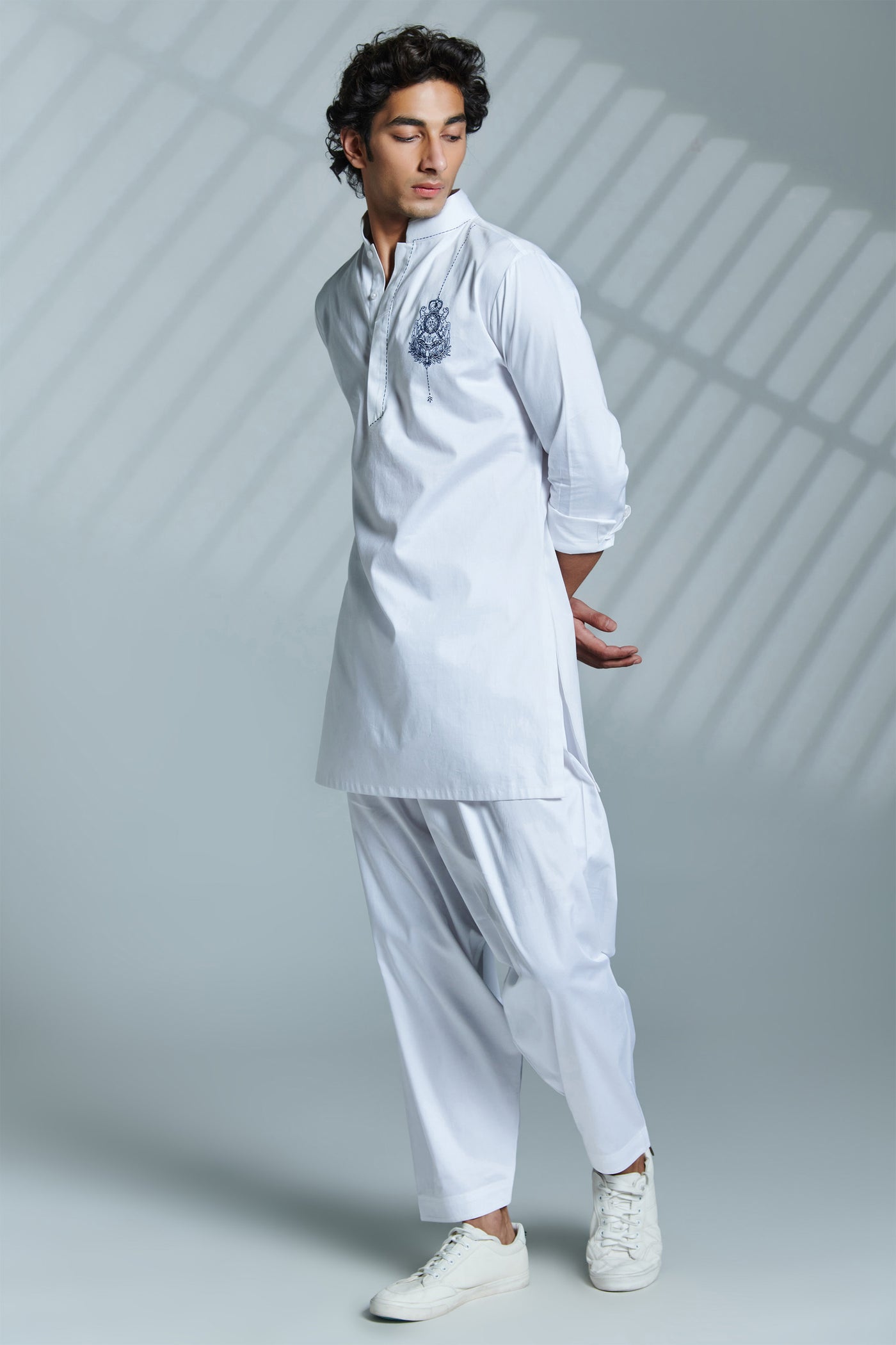 shantanu & nikhil menswear Classic Off White Kurta With Embroidered Crest indian designer wear online shopping melange singapore