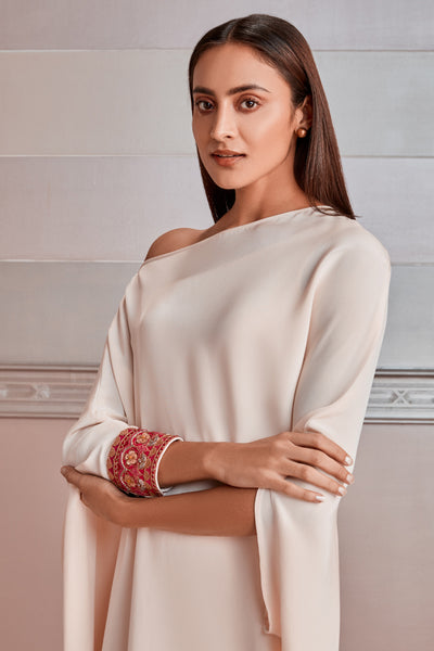 Tarun Tahiliani Ivory Kaftan With Embroidered Border online shopping melange singapore indian designer fusion wear